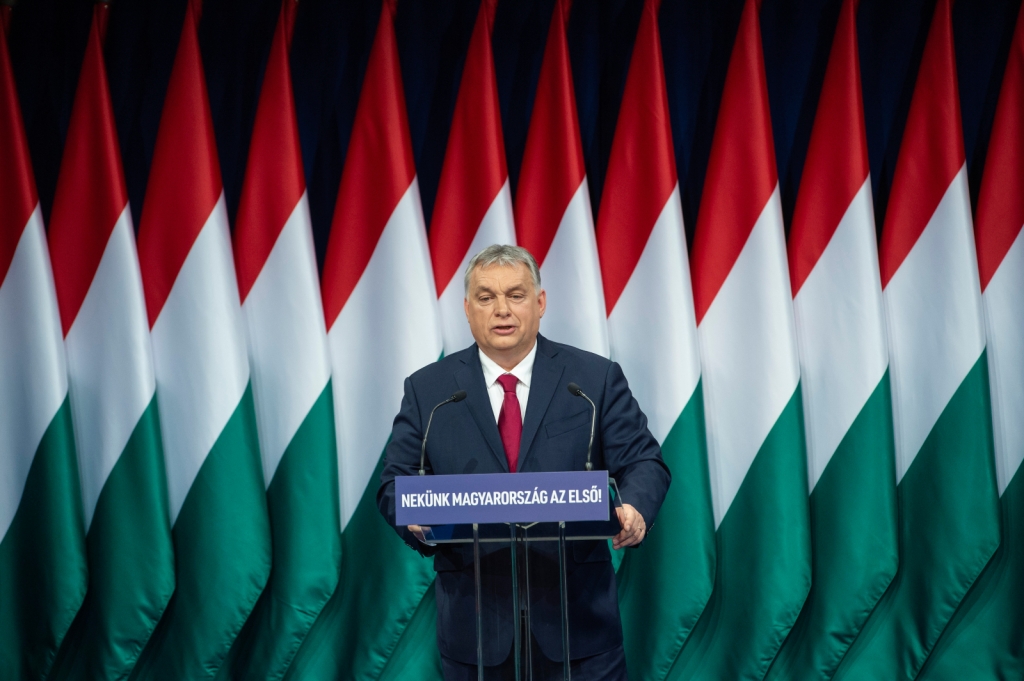Kölcsönzött szlogenekkel, program nélkül a Fidesz